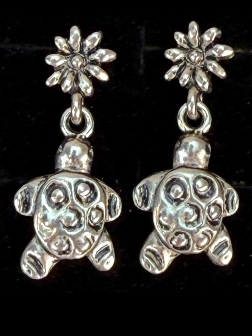 Beautiful vintage, aged Silvertone weighted turtle pierced earrings